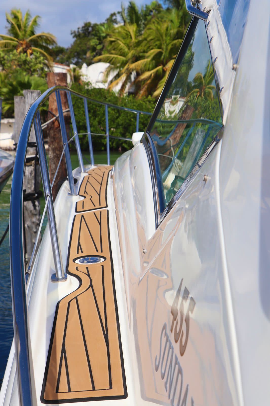 Alquilar un barco - Cancún México - Sundancer Agora