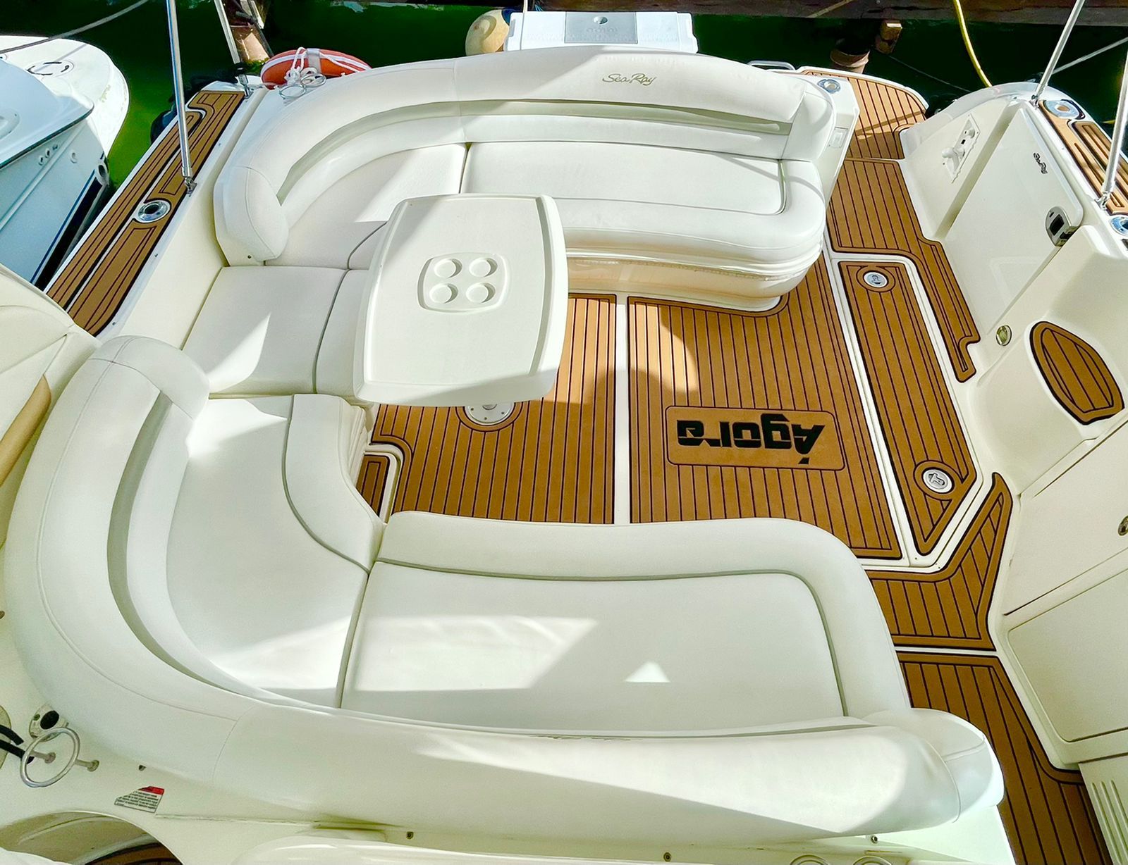 Alquiler de barcos baratos en Cancún - Sundancer Agora