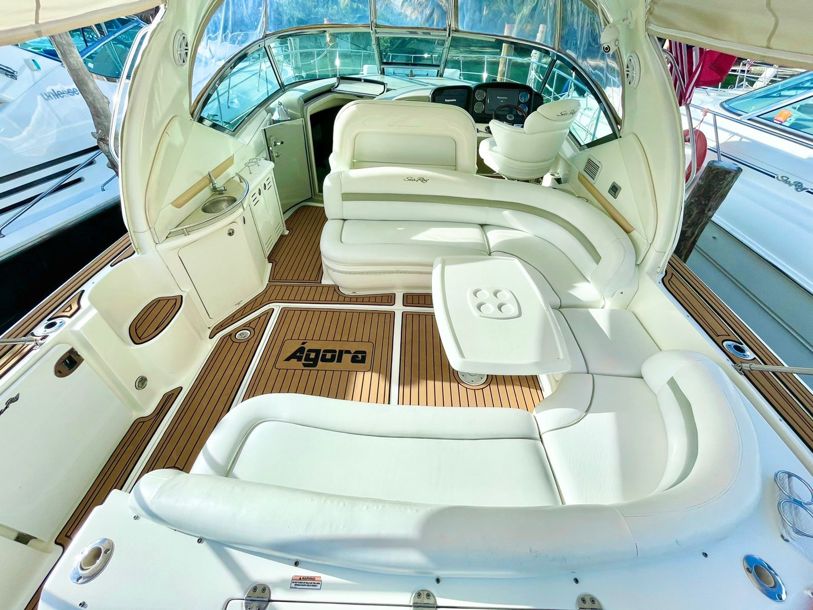 Alquiler de barcos de negocios Cancún - Sundancer Agora