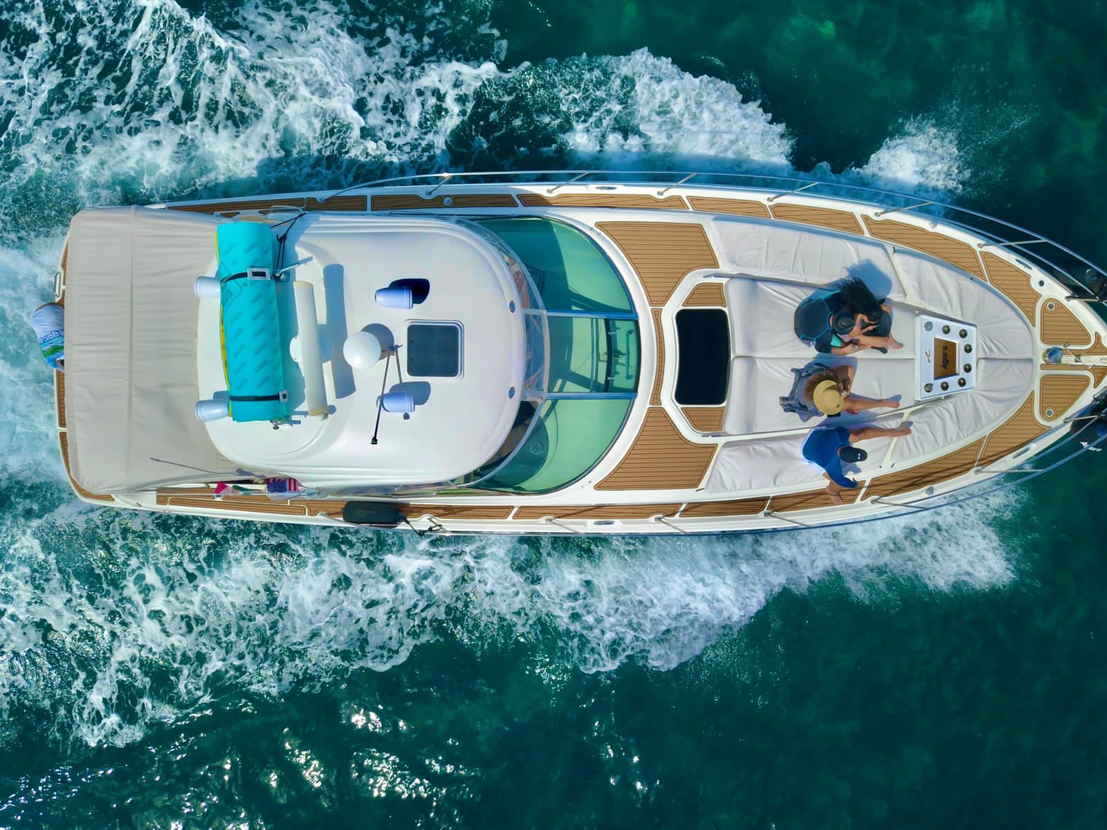 Alquiler de barcos para fiestas Alquiler en Cancún - Sundancer Agora