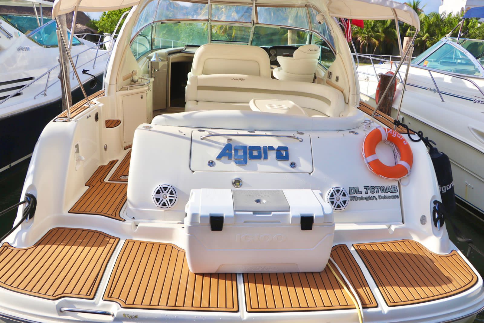 Alquiler de yates baratos en Cancún - Sundancer Agora