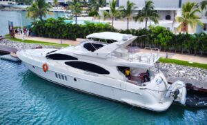 Cancún México Charter Rental Company - Fairline - Addicted