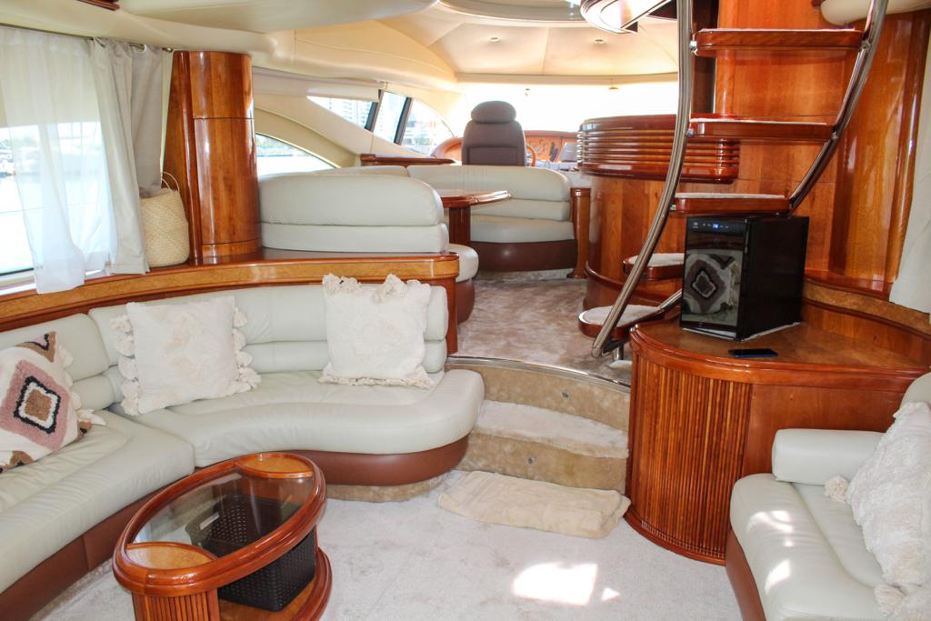 Compañía de alquiler de yates en Cancún México - Fairline - Addicted