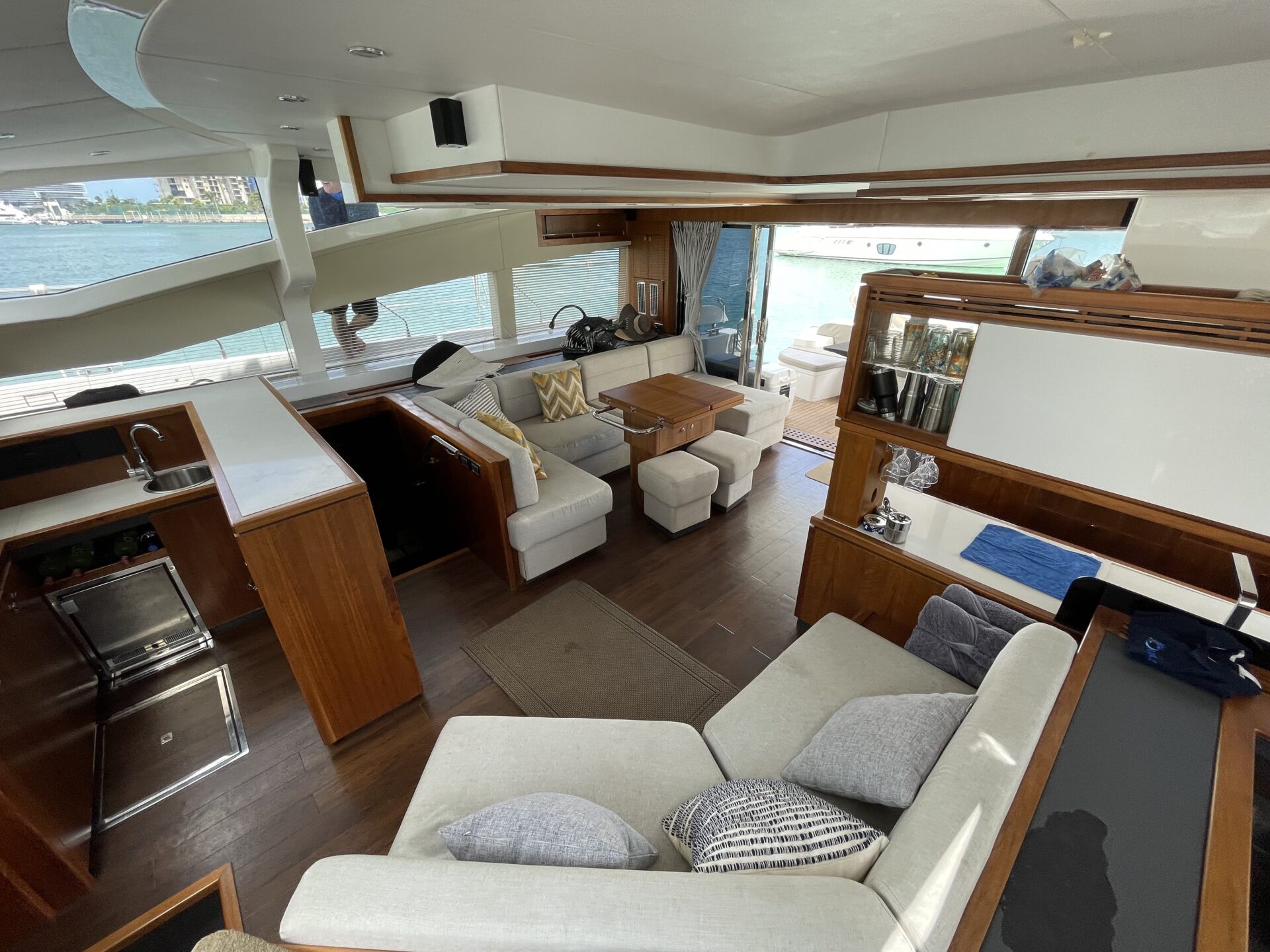 Domingo Renta de Catamarán Cancún México - Hudson