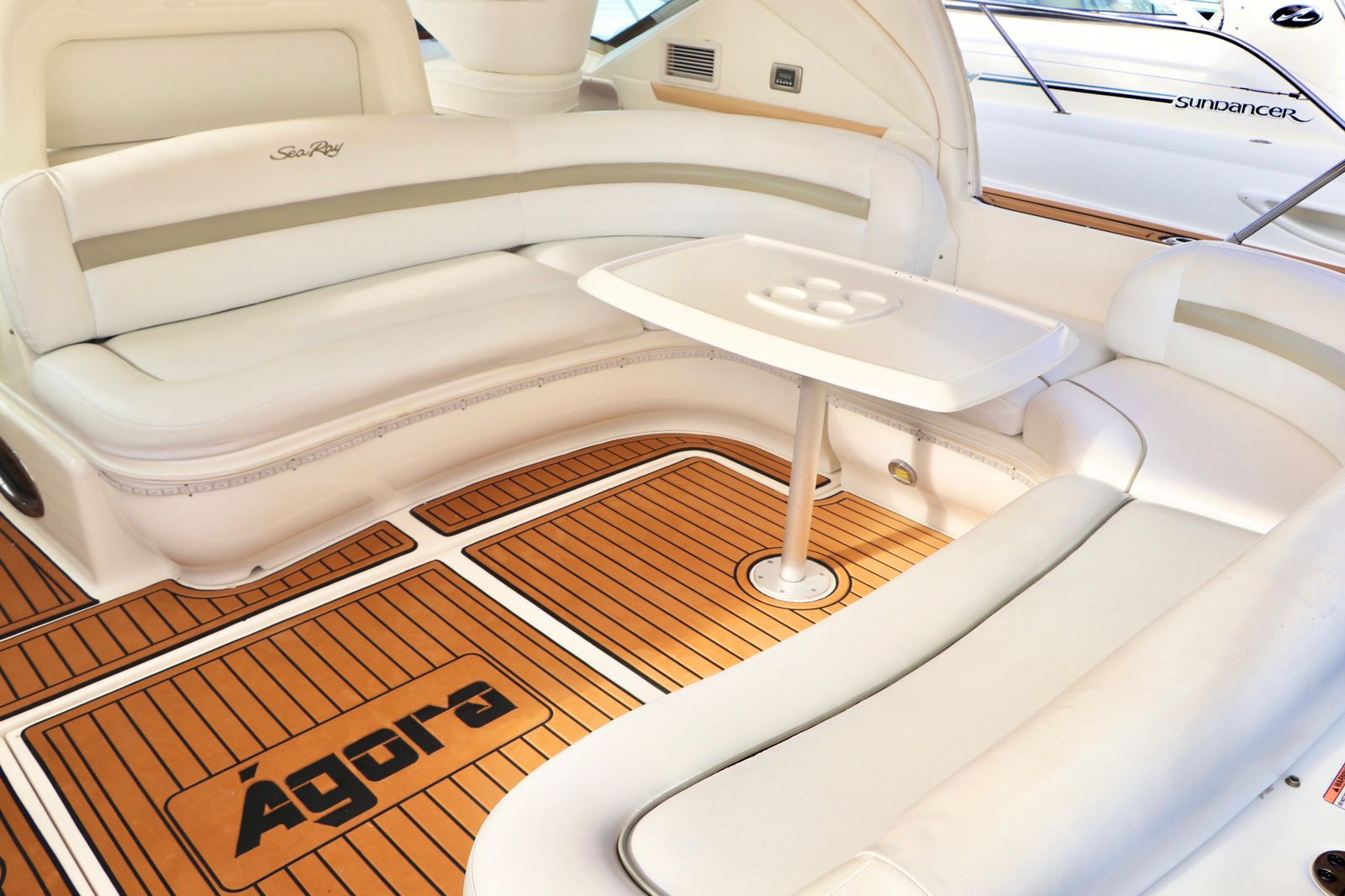 El mejor alquiler de barcos en Cancún - Sundancer Agora