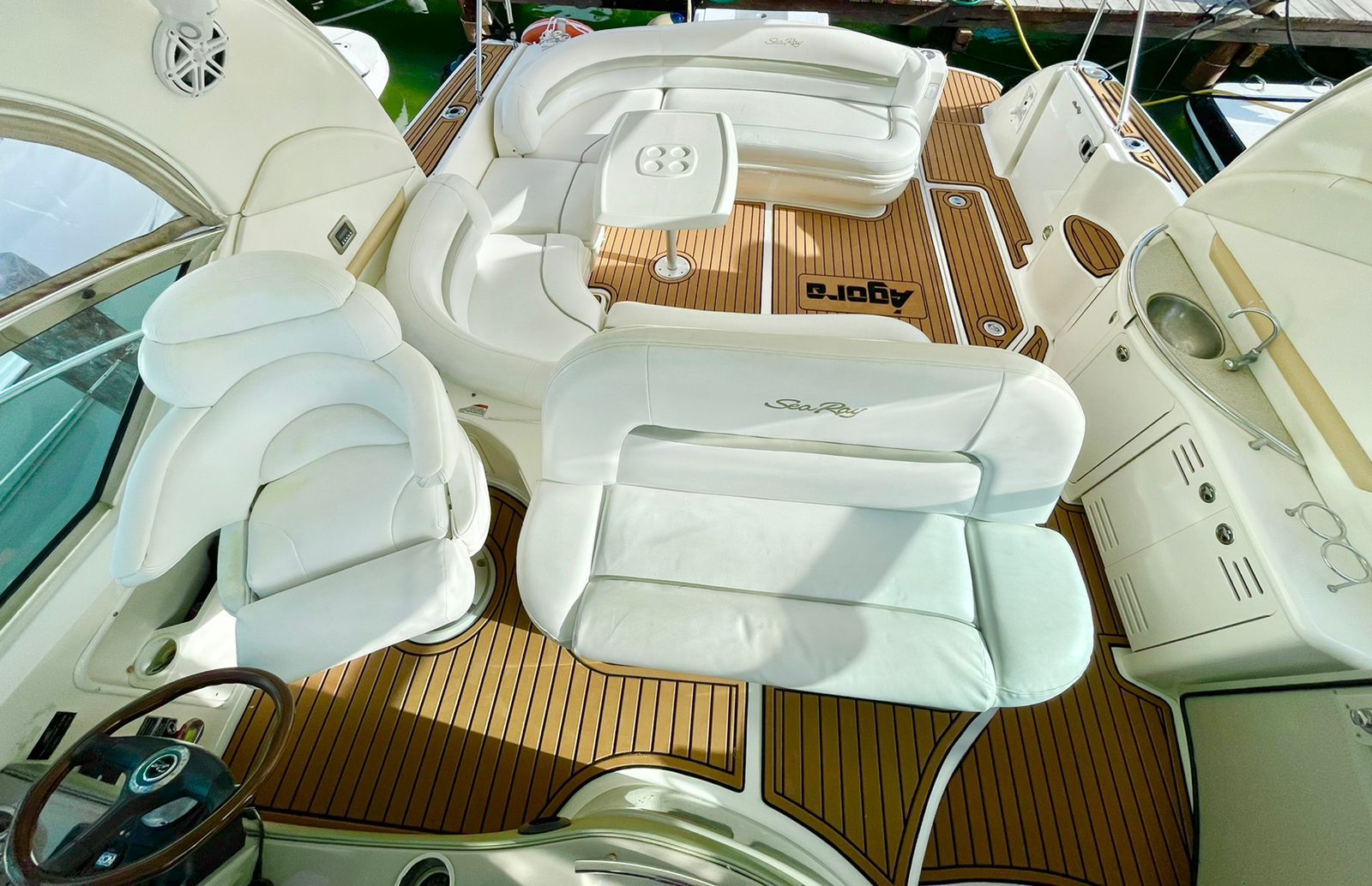 El mejor alquiler de yates en Cancún - Sundancer Agora