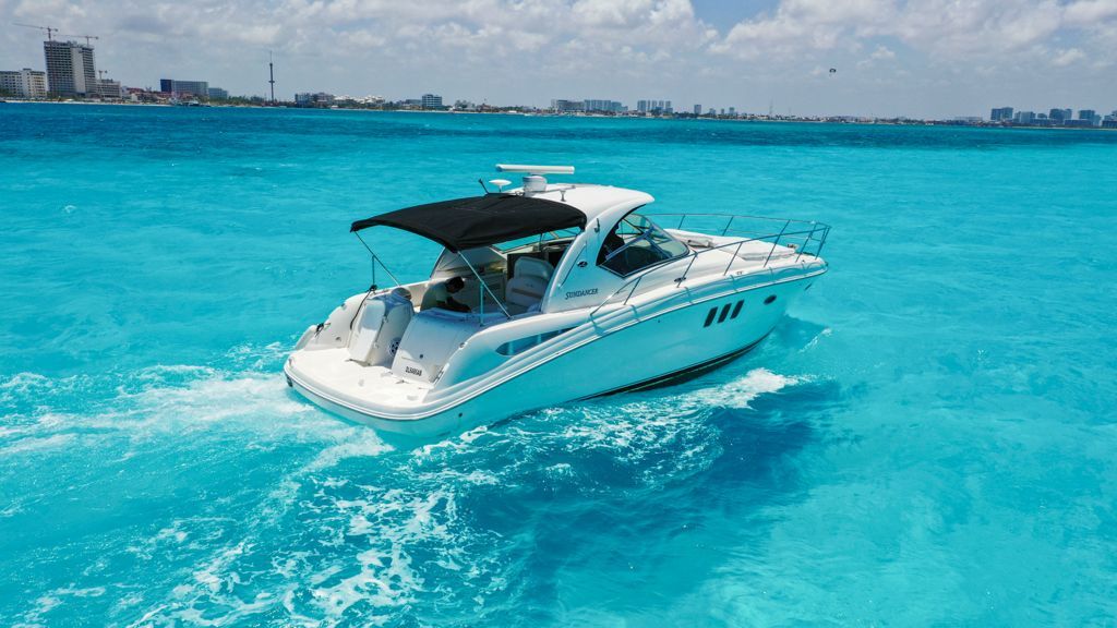 Encuentra Renta de Catamaranes en Cancún México - Sea Ray - White Dreams