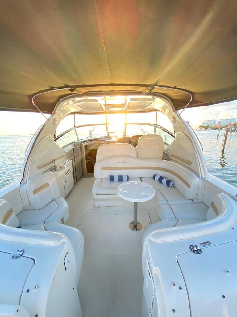 Encuentra alquiler de yates en Cancún México - Sea Ray - White Dreams