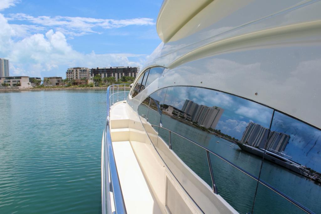 Encuentra alquileres de charter baratos Cancún México - Fairline - Addicted