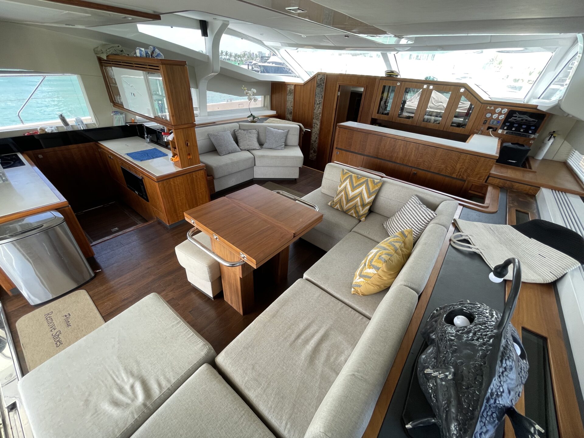 Lunes Renta de Catamarán Cancún México - Hudson