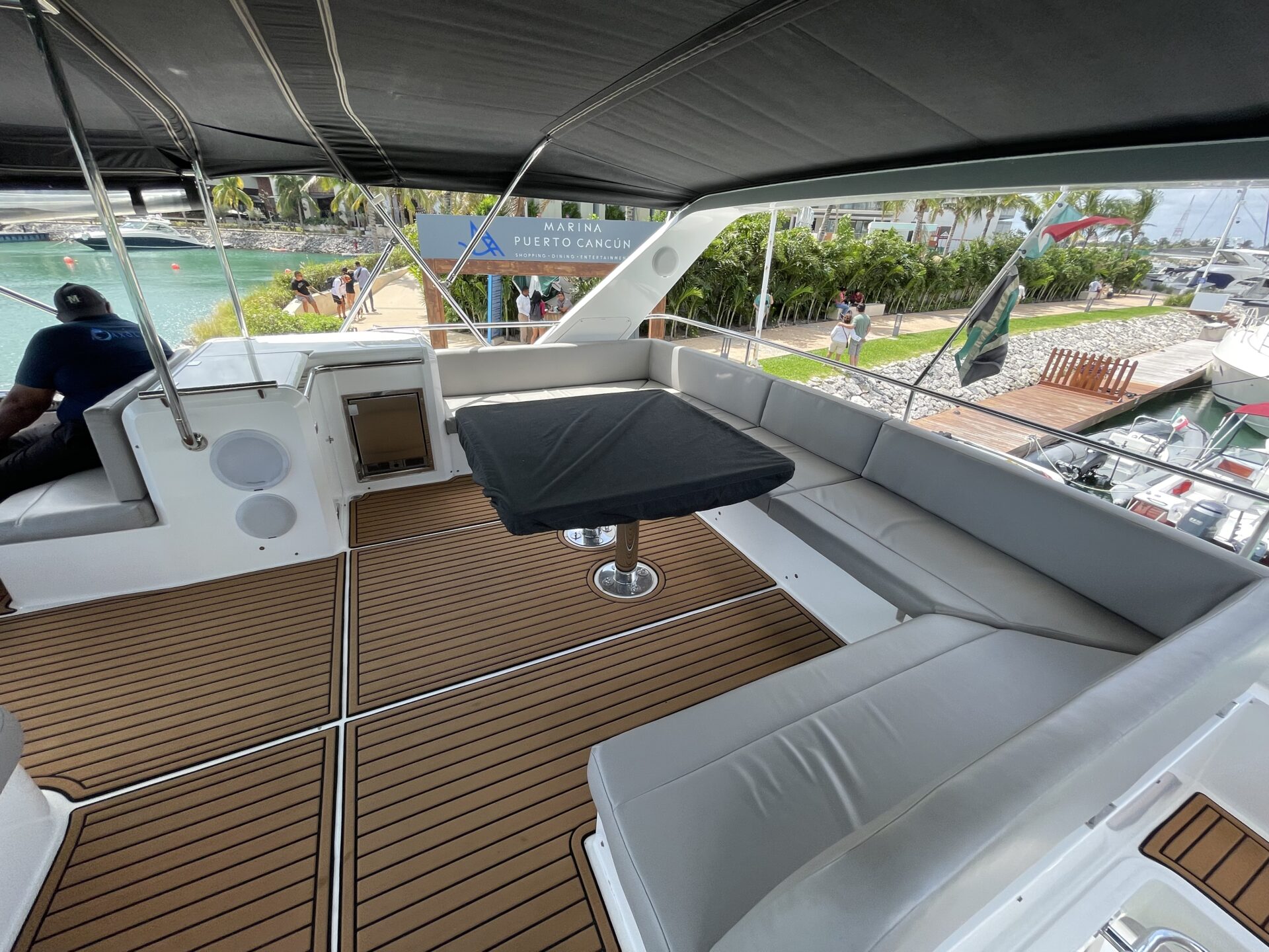 Miércoles Renta de Barco Cancún México - Hudson