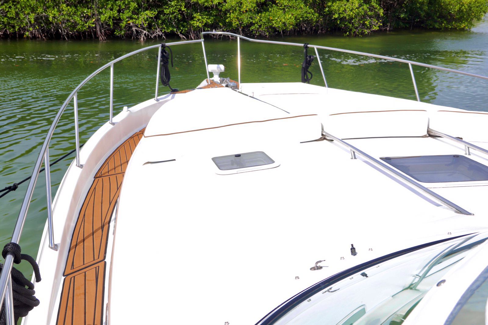 Renta Cancún Botes y Yates - Sundancer Agora