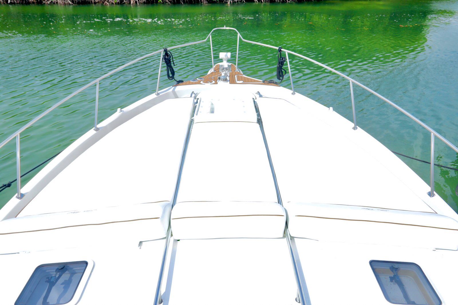 Renta Cancún Catamaranes y Yates - Sundancer Agora