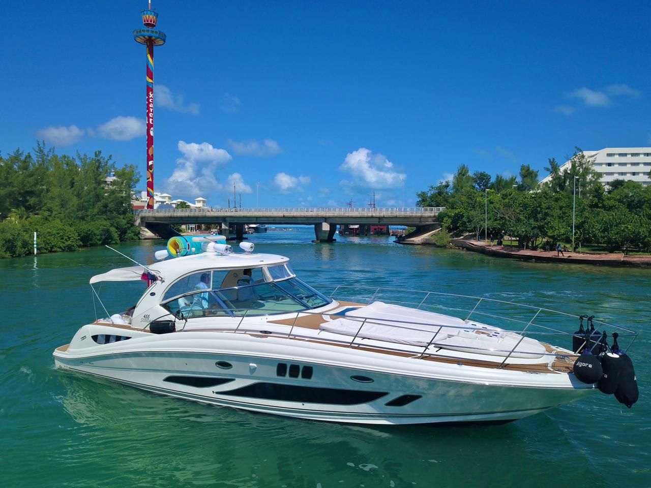 Renta Cancún Catamarán - Sundancer Agora