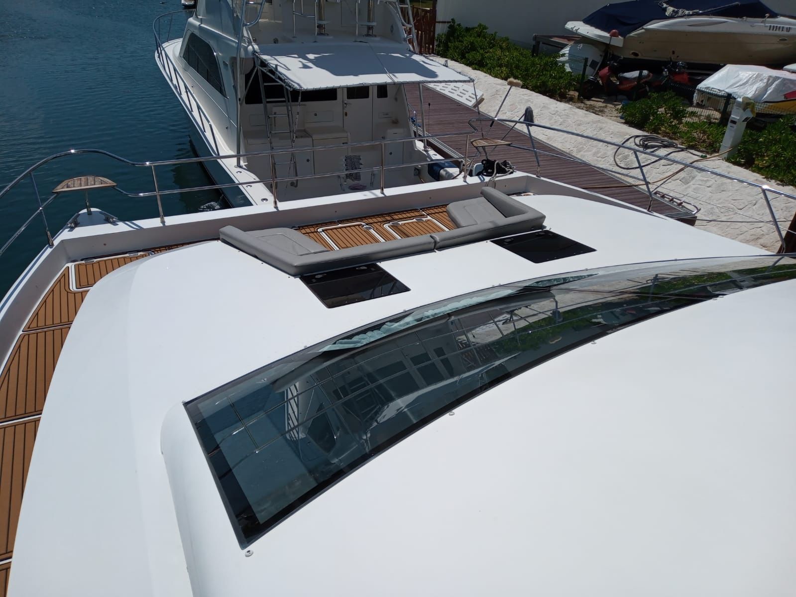 Renta de Barcos de Negocios Cancún México - Hudson