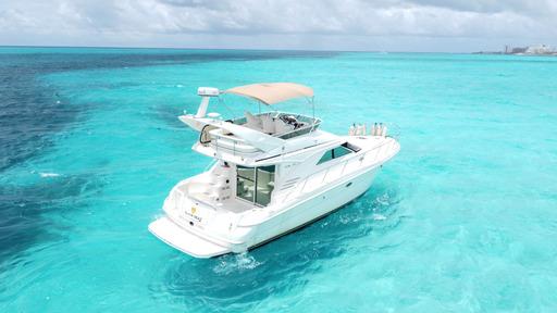 Renta de Catamarán Cerca de Cancún - Sea Ray - Maya Sea 1