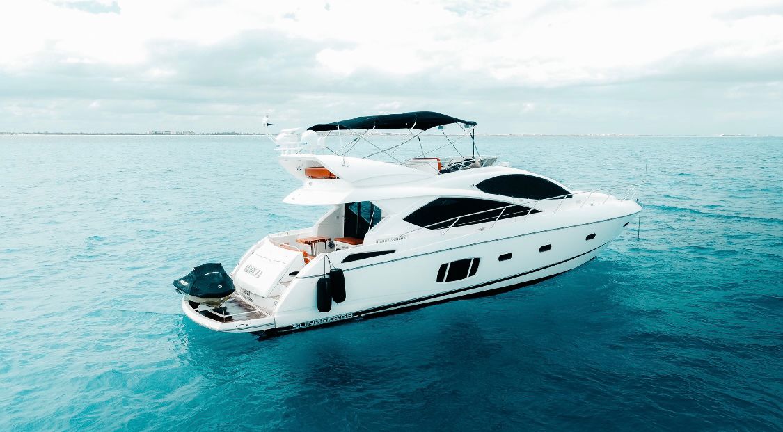 Renta de Catamarán en Cancún con Capitán - Viking Unico