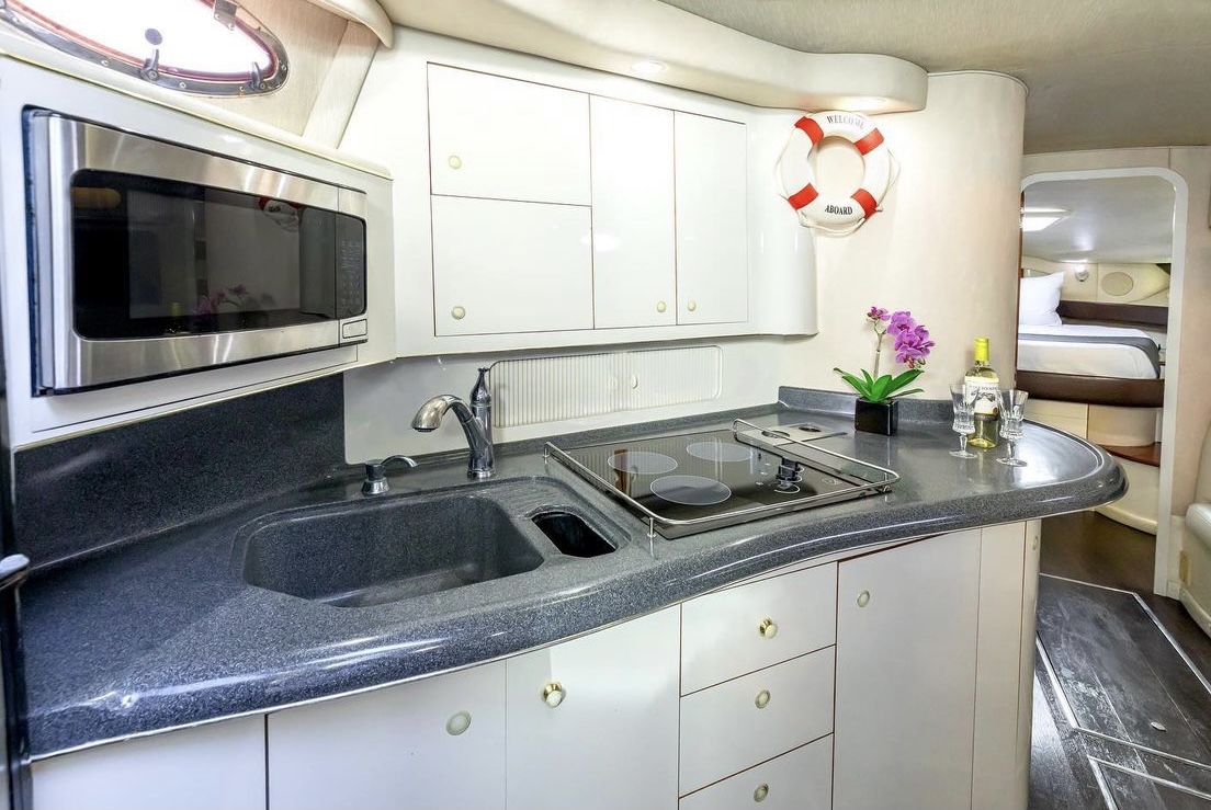 Renta de Paseos en Bote Cancun Mexico - Sea Rey - Mia