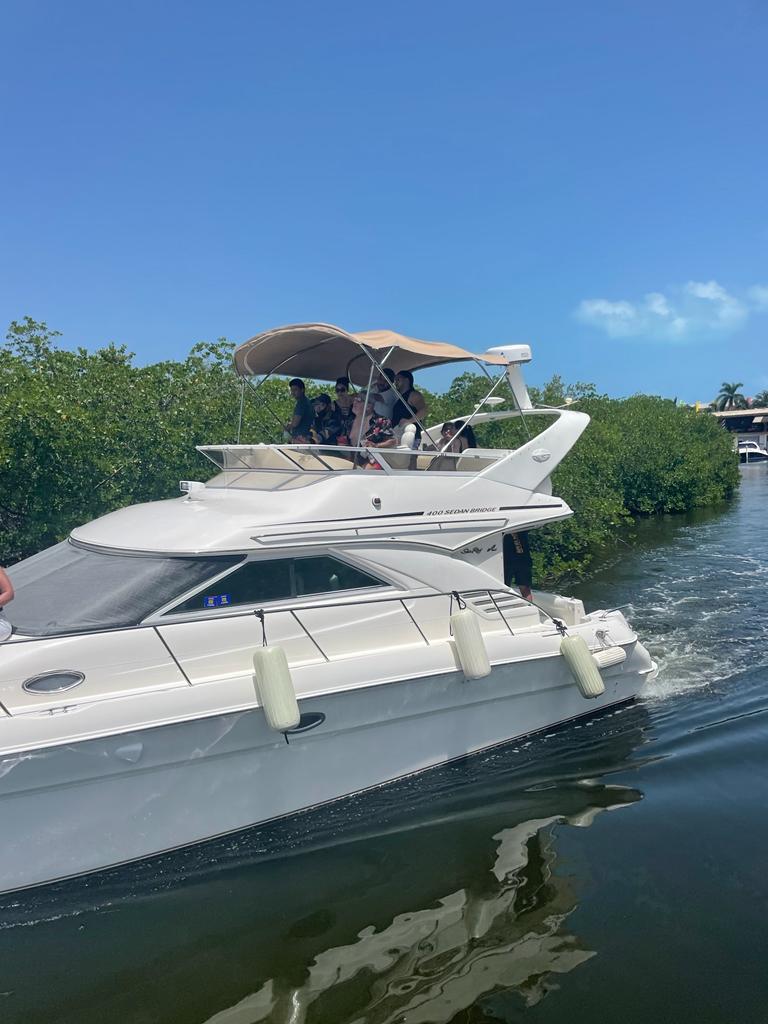 Renta de Yates Cerca de Cancún - Sea Ray - Maya Sea 1