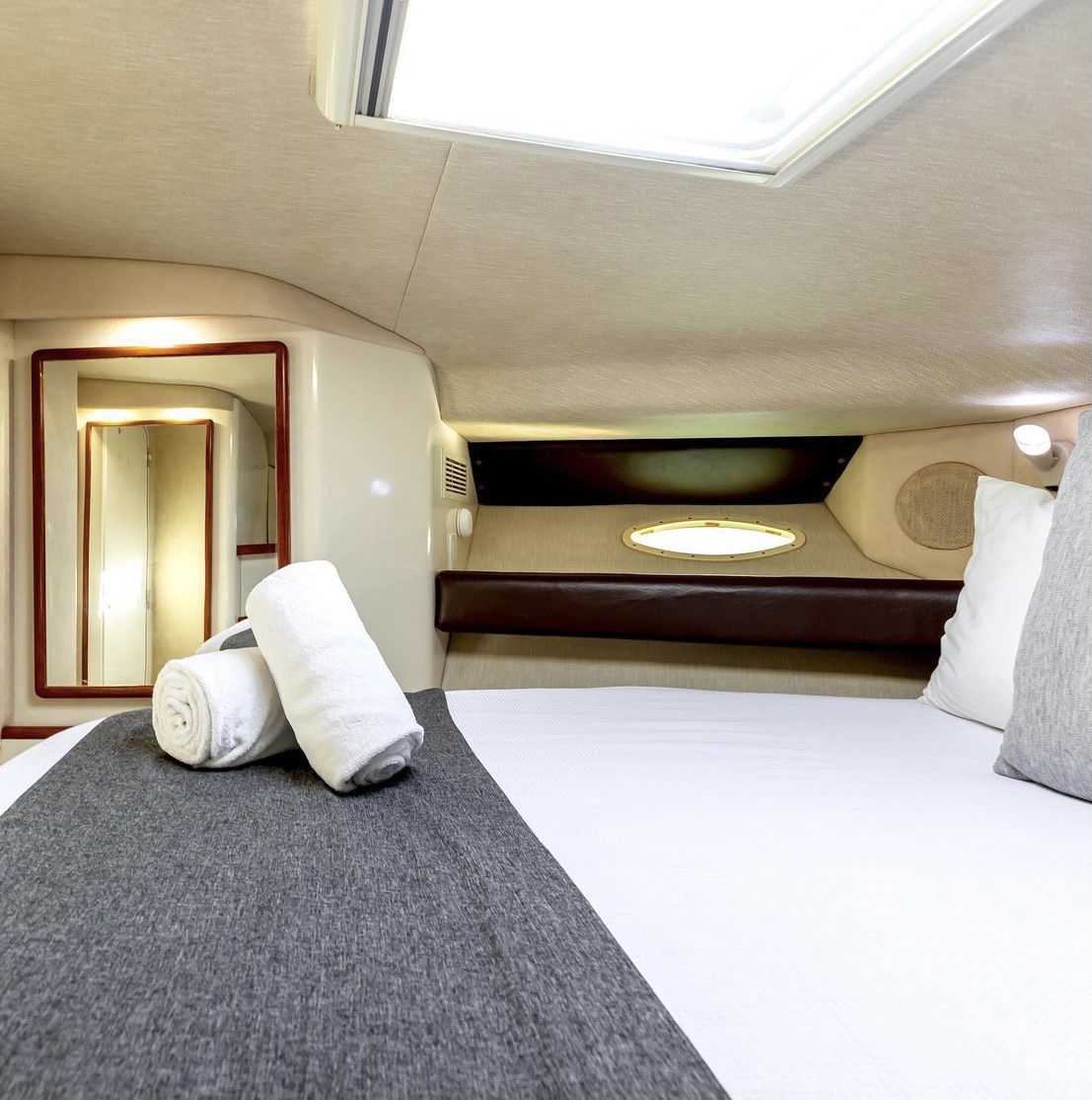 Renta de Yates de Lujo Cancún México - Sea Rey - Mia