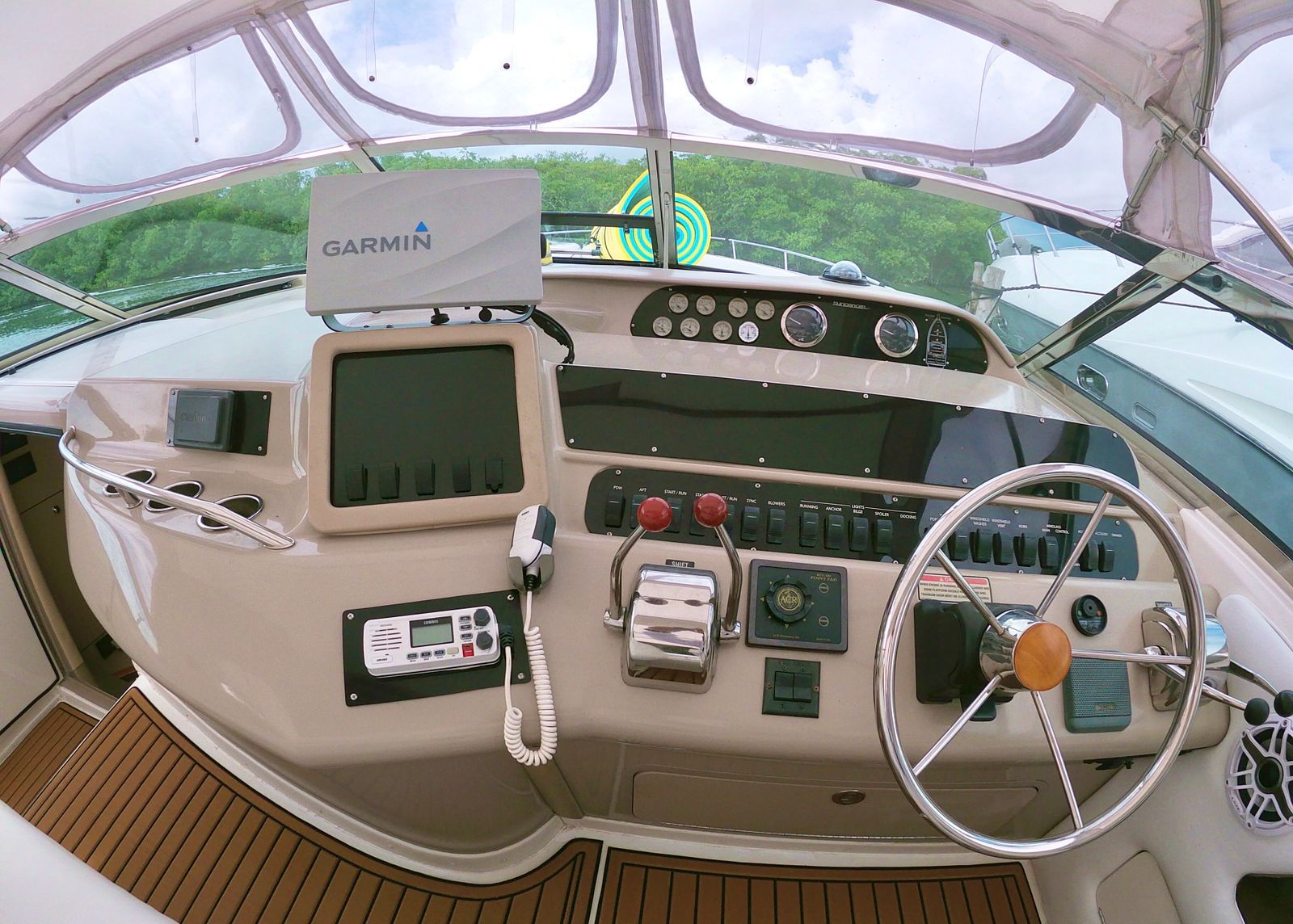 Renta de Yates en México - Sundancer Agora