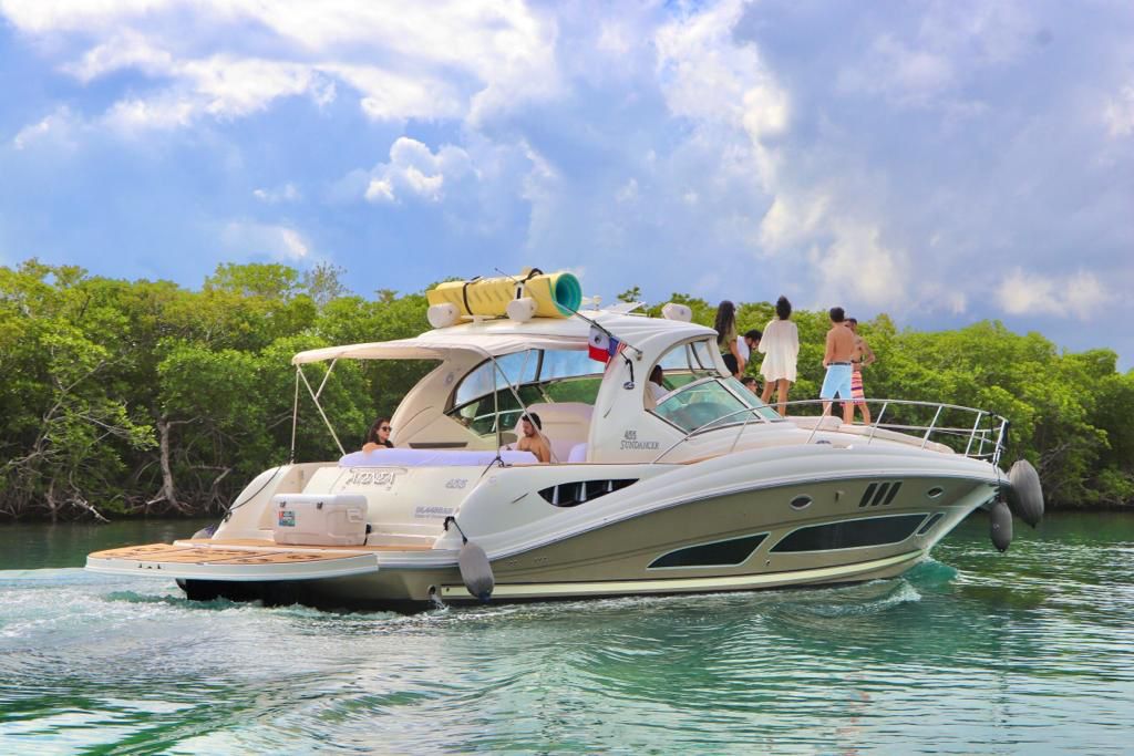 Schedule Charter Rental - Cancun Boat Rental - 9 Antenea