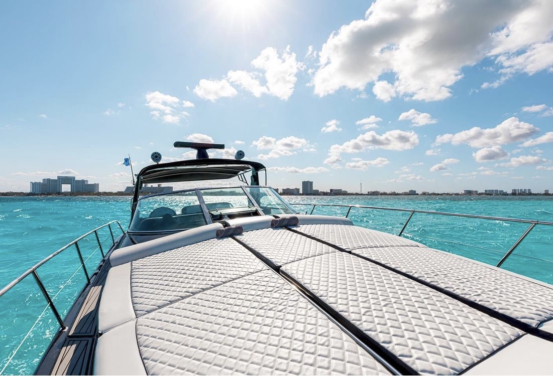 Tour en Yate Cancún México - Sea Rey - Mia