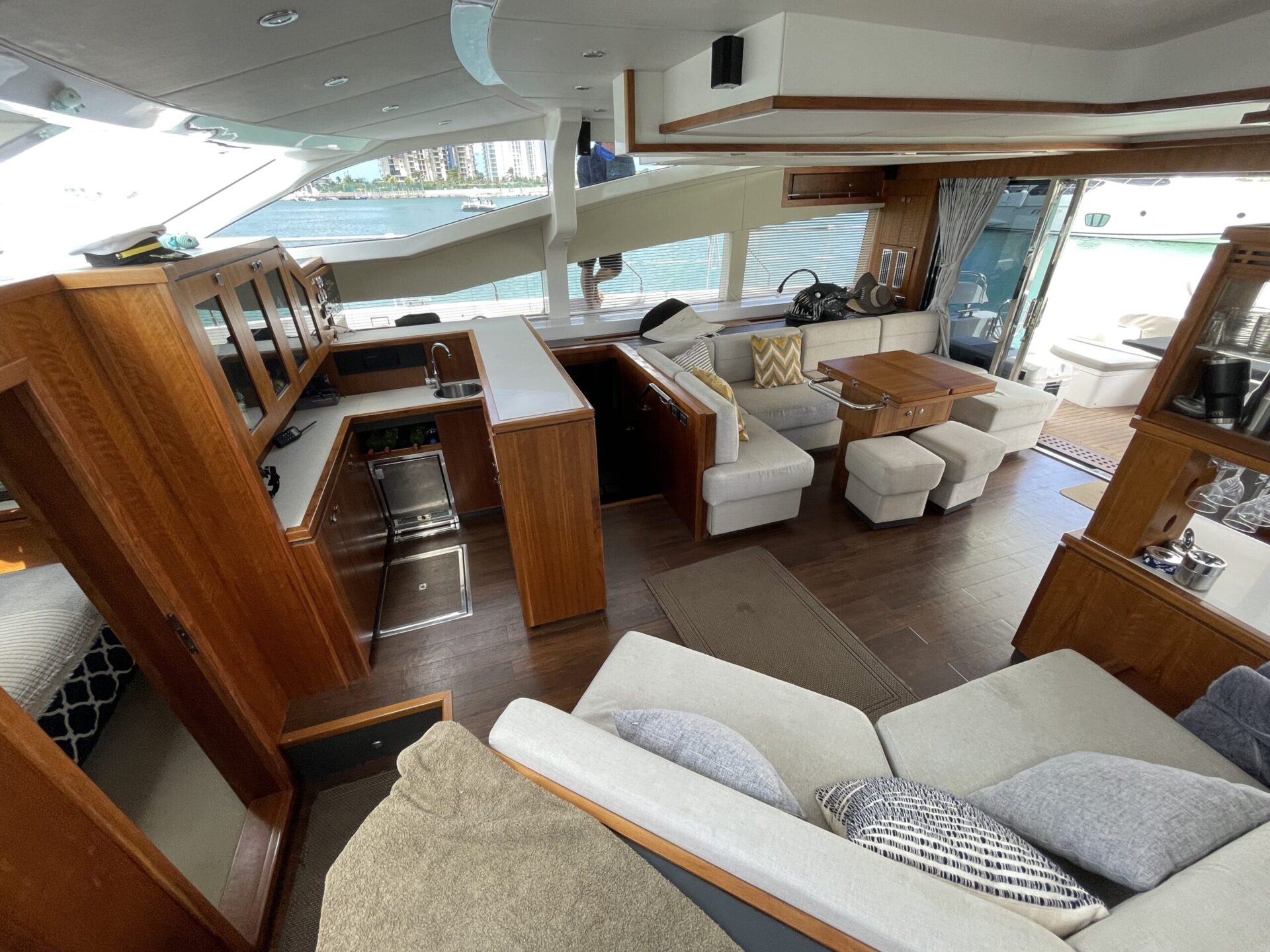 Viernes Renta de Catamarán Cancún México - Hudson