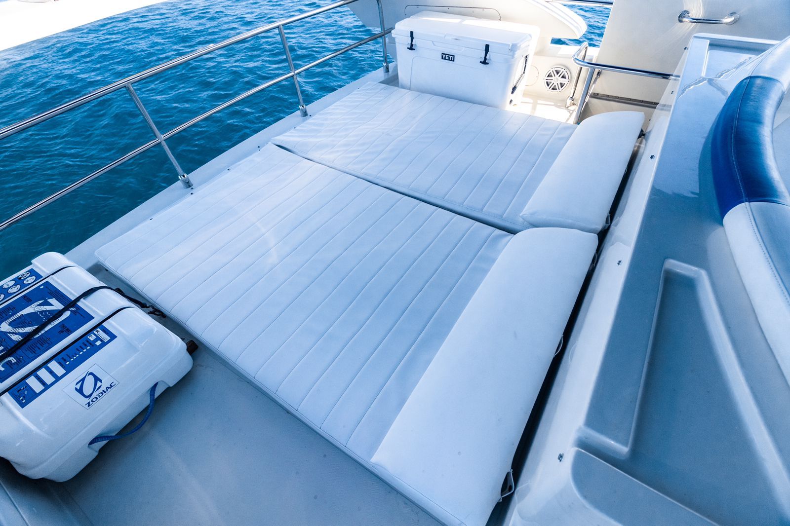 Yacht Party Renta de Barcos Cancún - Nuvari - Nuvari