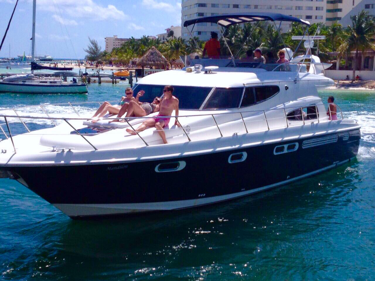 #1 Renta de Botes Cancún México - Mandilon