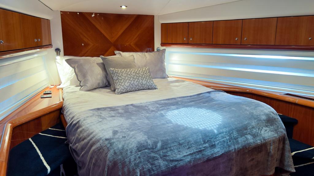 Fiesta de alquiler de yates en Cancún - Sunseeker - KNOCK OUT