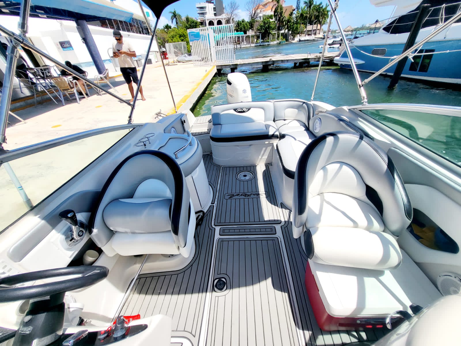 Las 5 Mejores Compañías de Renta de Botes Cancún México - Bichota Sea Ray