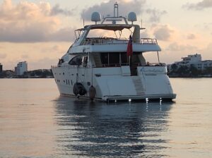 Ofertas de renta de botes en Cancún - Alimut - Jumbo