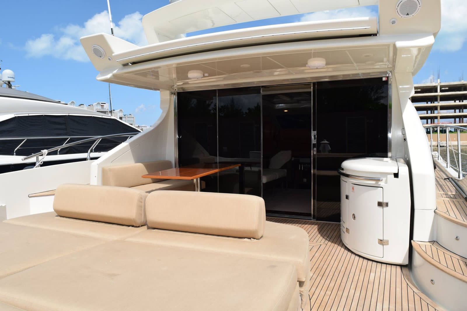 Renta de Barcos a Bajo Costo Cancún México - Azimut