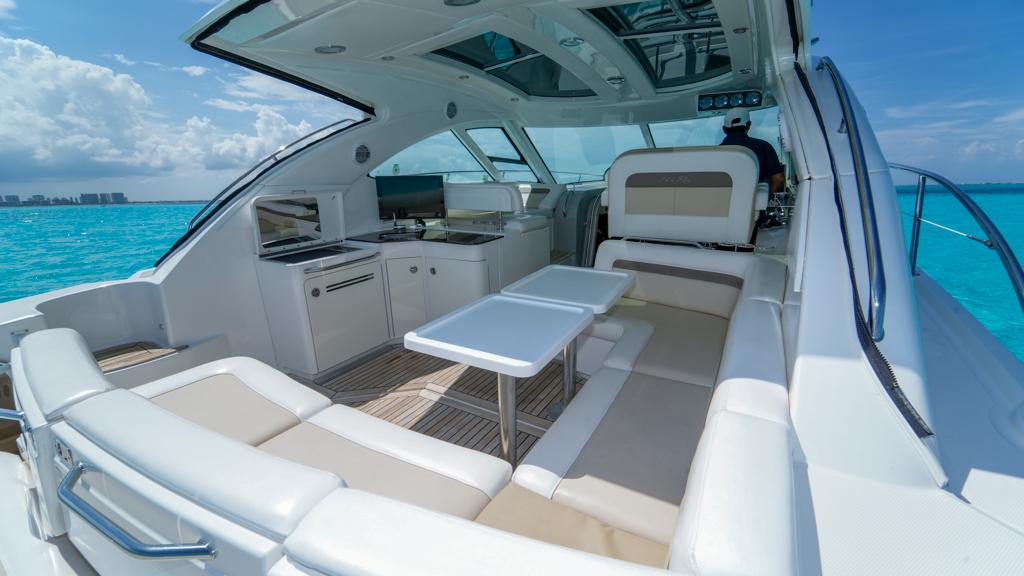 Renta de Catamarán en Cancún con Chofer - Sea Ray - Seaduction