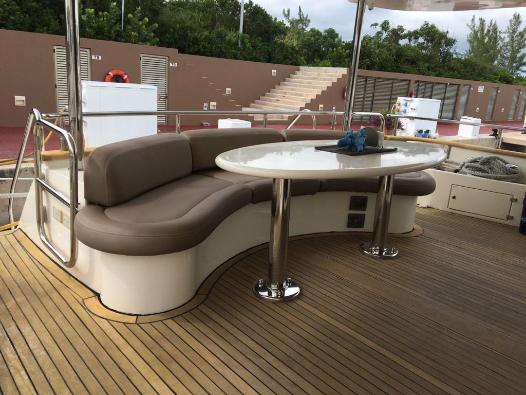 Renta de Charter Cancún - Palapas - Azimut